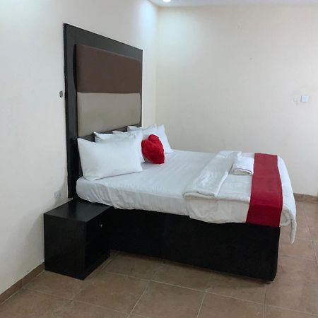 Senators Suites And Towers Hotel Omole Ngoại thất bức ảnh