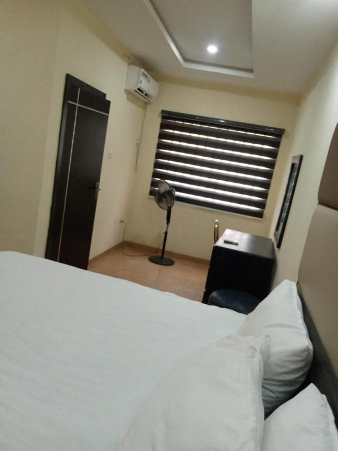 Senators Suites And Towers Hotel Omole Ngoại thất bức ảnh